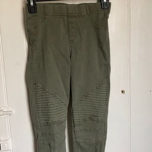 Beulah small army green jegging with zipper on each leg. Bought from Pink Lily.